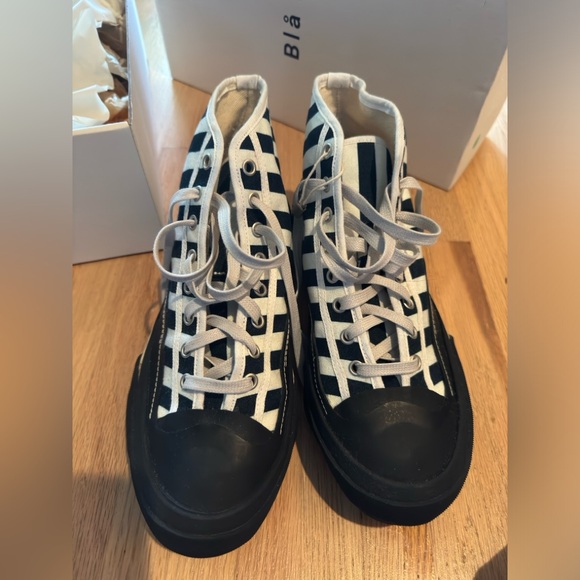 Acne Studios men’s size 42 us9 navy and white striped high tops new in box - Picture 4 of 7